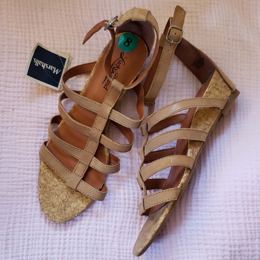NWT Lucky Brand Womens SIZE 8 wedge sandal